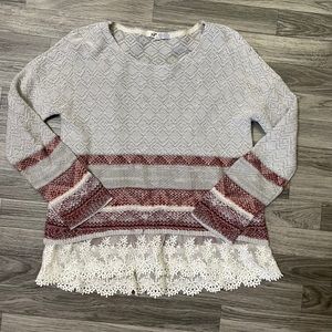 Women’s sweater with lace bottom
